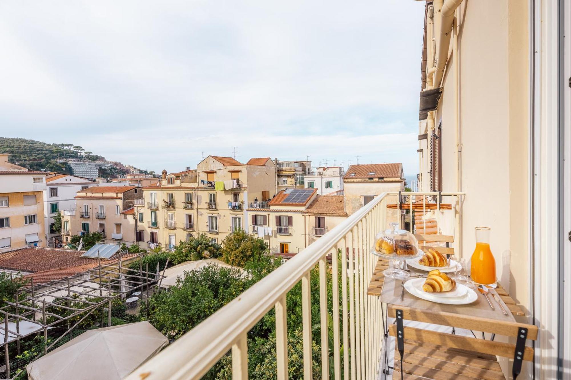 Appartamento Casa E Arte Sorrento Esterno foto